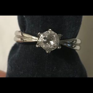 Beautiful silver ring with solitary stone